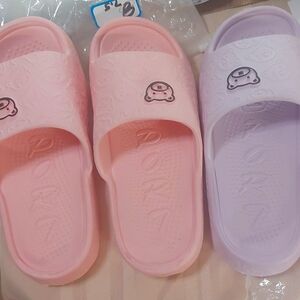 Slippers sz 8, 9, 10 Lightweight